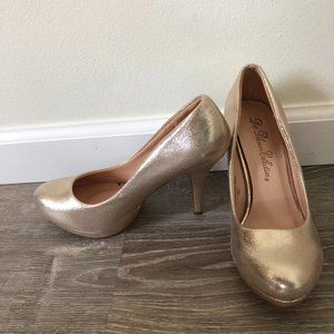 Gold Heels, Size 8